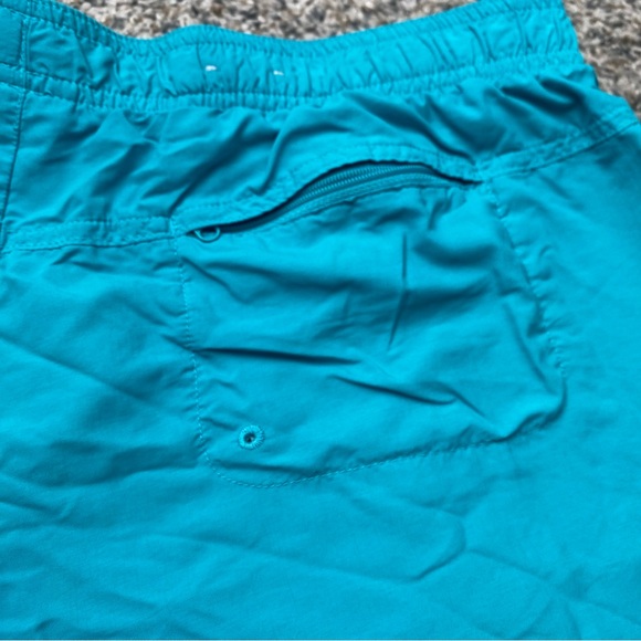 Columbia Women's Shorts - Picture 6 of 8